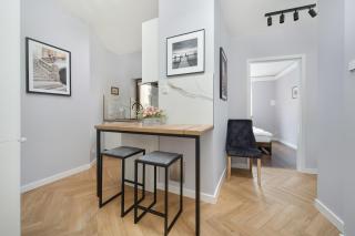 Apartament z 2 Sypialniami i Oddzielną Kuchnią w Centrum Wrocławia na 4 Piętrze by Noclegi Renters - Breslavia - 8