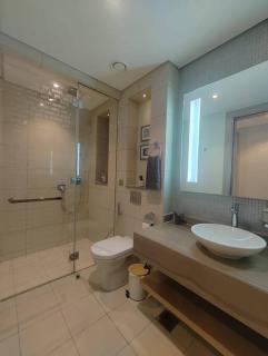 Stunning 2BR Paramount Apartment - Dubai - 5
