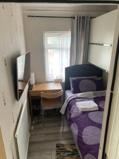 Small single Boxroom OVO Wembley Stadium - Londra - 4