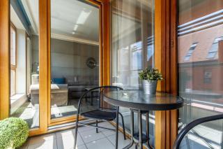 Stunning 2 bedroom Apartment & Motlawa River View in Gdańsk by Noclegi Renters - Gdańsk - 3