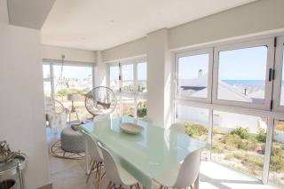 Shelley Point Estate Blue Avion Luxury Holiday Home Solar Powered - St Helena Bay - 8