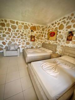 Firauni Studios - Vlorë - 1