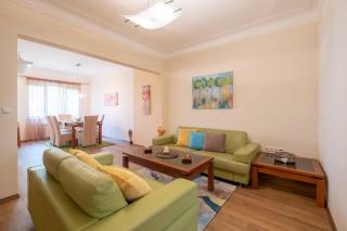 Top Pick! Central Spacious 2 Bedroom Apartment - Sofia - 0