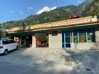Neelum Halt Guest House & Restaurant - - 0