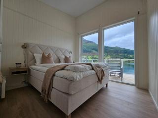 Modern cabin with panorama view - 3