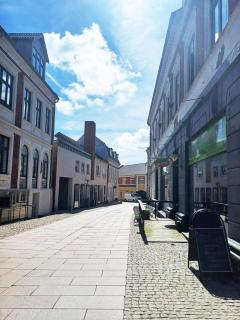 Central Large Double Room With Free Parking - Hjørring - 9
