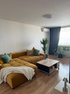 Modern Central Apartment - 4