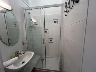 A004 - Bright apt Rue d'Antibes at 300m from beach Croisette - 2