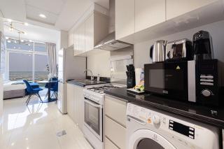 SmartStay at Carson Tower - Panoramic City Views - Modern Luxury Apartments - Dubai - 3