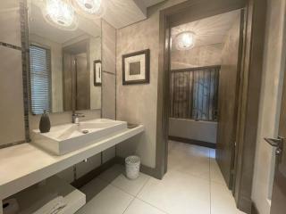 Casa Amelia Luxury House in Hyde Park - Johannesburg - 3