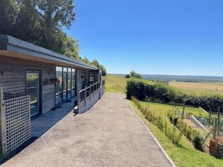 Ridge House Stables - Ashford - 0