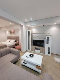 luxury studio's J&M - 1