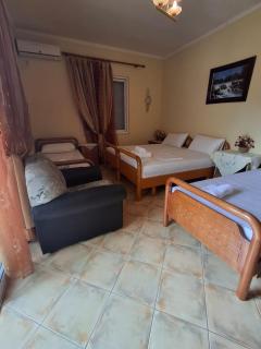 GuestHouseMantho - Gjirokastër - 1