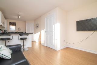 Beautiful 2-bedroom house with parking and garden - Wolverhampton - 2