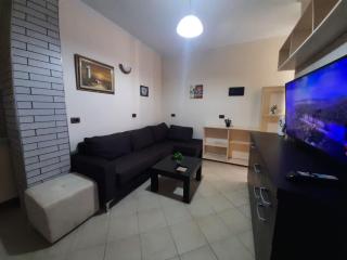 Lovely appartament,1-D - Tirana - 5