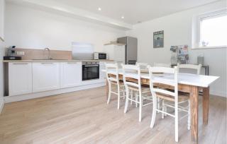 Cozy Home In La Pernelle With Wifi - 5