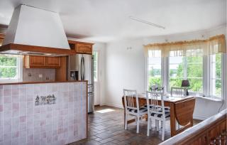 Gorgeous Home In Holmsjö With Lake View - Holmsjö - 6