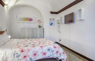 1 Bedroom Stunning Apartment In Genova - Genova - 1
