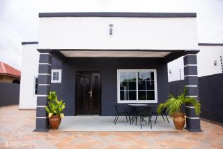 A Quiet Secured 3 Bed Home - 0
