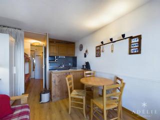 Studio Sud 4 pers, balcon, à 50m des pistes et 200m des commerces, idéal pour familles - FR-1-398-629 - 9