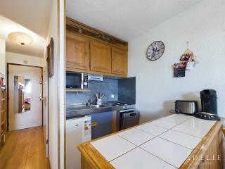 Studio Sud 4 pers, balcon, à 50m des pistes et 200m des commerces, idéal pour familles - FR-1-398-629 - 7