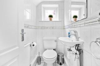 Spacious 5 BR House - Nottingham - 4