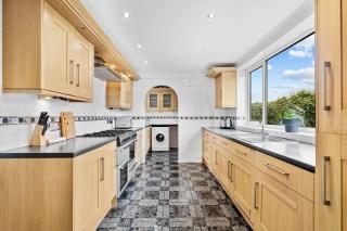 Spacious 5 BR House - Nottingham - 3