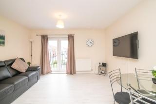 Lovely Two Bed detached house with Parking - Tipton - 8