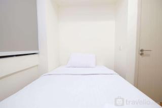 Comfortable 2BR with Workspace at Meikarta Apartment By Travelio - Bekasi - 2