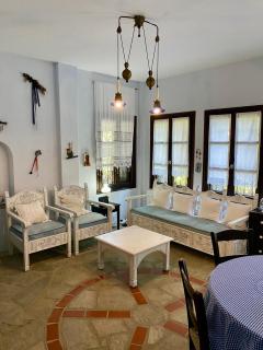 Villa Valia: Traditional Luxurious Residence - 4