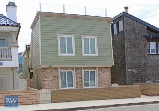 3 Bedrooms - 9