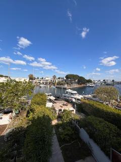 Jolie marina avec chambres et accès ponton - 2