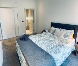 Modern Ensuite Double Bedroom - Dublin - 0