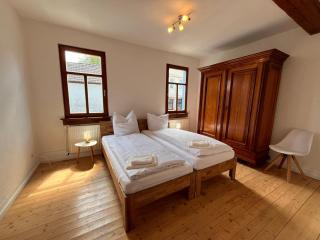 Ferienwohnungen Am Schloss - Monteurzimmer Reuhl - - 5