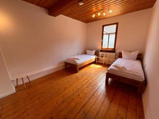 Ferienwohnungen Am Schloss - Monteurzimmer Reuhl - - 8