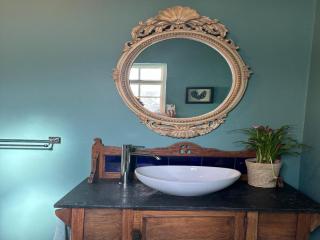 Greyton Toad Hall exclusive use up to 18 and by supplement up to 22 with massive pool and hot tub and sometimes we rent individual rooms - Greyton - 1