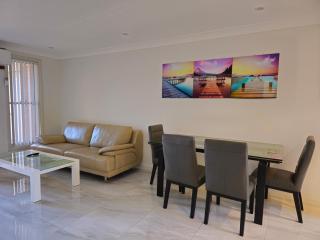 Convenient New Private granny flat - Cabramatta - 6