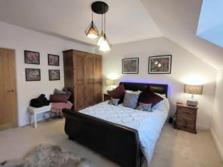Rural cottage with wood fired hot tub - - 6