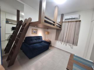 Apartamento Moderno à 70 m da Praia do Embaré ! Vista lateral ,Ar condicionado ,Wi-Fi ,Pet friendly! - Santos - 0