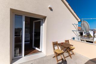 Basic Old House - Vir - 6