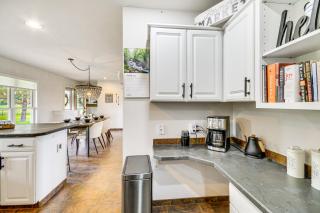 Lovely Roberts Home with Patio and Mountain Views! - - 2