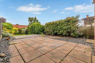 Relaxing 3 Bedroom Stay with Private TVs Near Ashby - 5