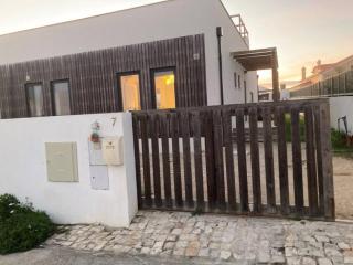 Casa Sol e Mar - Family stays - Silveira - 0