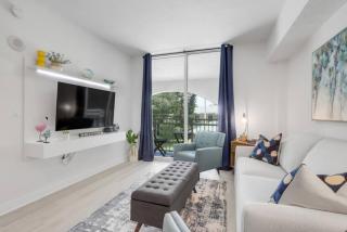 Stylish 1BR Condo Rooftop Pool Close to Beach - Boynton Beach - 7