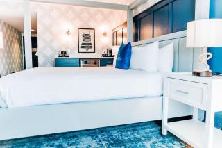 Salem Waterfront Hotel & Suites - Salem - 8