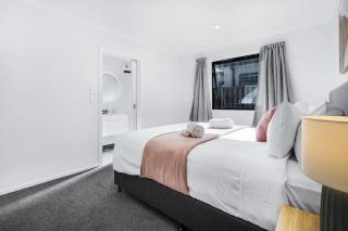 King Bed, Modern and Peaceful - By KOSH BNB - 3
