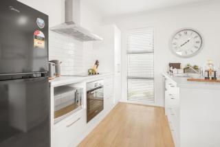 Modern and Central with 2 Ensuites -By KOSH BNB - Hamilton - 6
