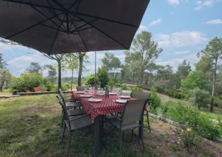 Villa 13 personnes - 1 hectare de parc naturel - piscine - 9