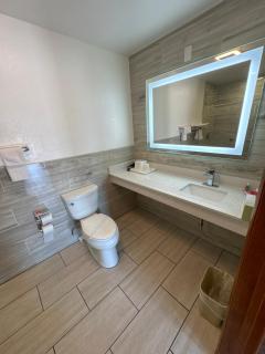 Econolodge inn and suites - 7