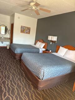 Econolodge inn and suites - 4